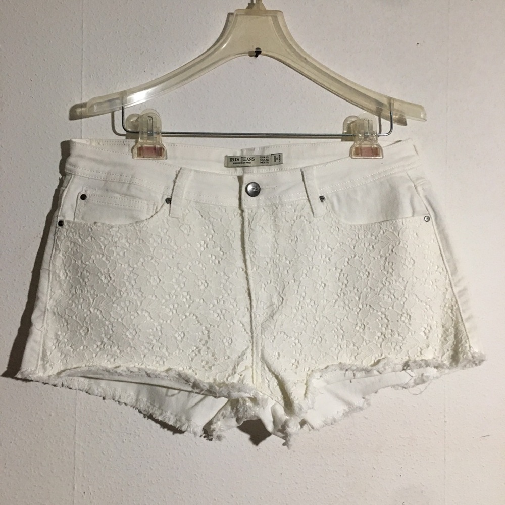 Iris Denim Collection White Lace Raw Hem Women's Short Shorts: Size XL